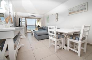 5 Bronze Beach Umhlanga Rocks