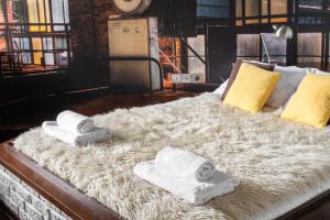 Bluszczańska Comfort Apartment by BookingHost