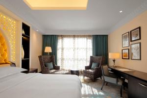 Deluxe King with City View room in Sheraton Sharjah Beach Resort and Spa