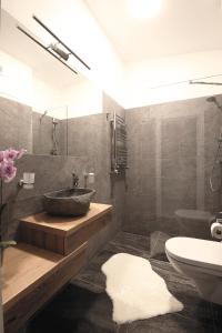 Bright attic flat in the centre