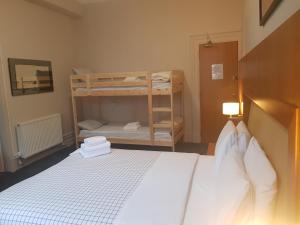 Quadruple Room room in Aberdeen House Hotel