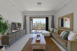 Modern 2-Bed Green Point Haven Stylish & Central