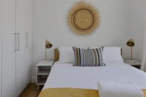 Modern 2-Bed Green Point Haven Stylish & Central