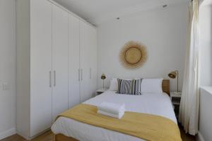 Modern 2-Bed Green Point Haven Stylish & Central