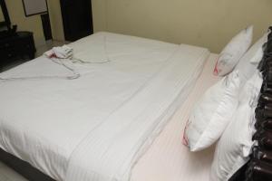 AESTHETICS - THE HOME STAY