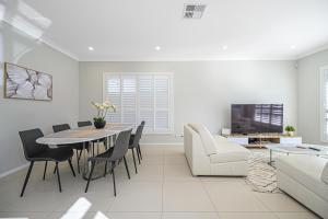 Rousehill Sweet Spacious 4BR Quiet House