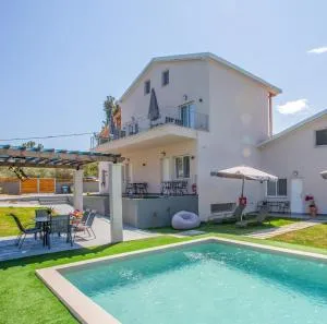 Privileged villa - Eleftheres