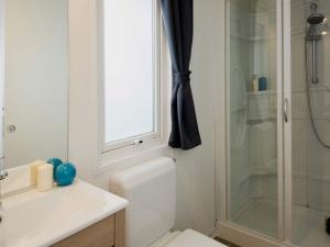 Chalet in Baia Domizia with Private Beach