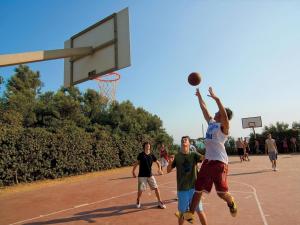 Chalet in Baia Domizia with Private Beach