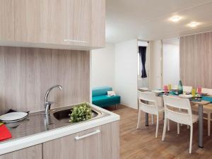 Belvilla by OYO Baia Domizia Villaggio Camping I4