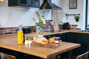 Maisons de vacances Le Loft : Gite avec spa a Marle : photos des chambres