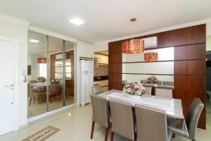 Aluguel Apartamento 2 quartos 1 suíte | BombasSC