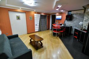 2BR Central Apt near Theatre