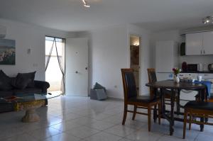 Elegant Townhouse with Shared Pool in Torrevieja