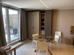 R39 Attic with Terrace and Private Parking