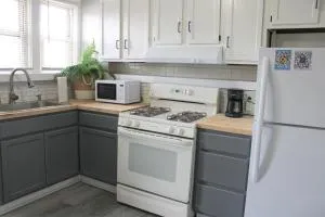 Comfy 3 BR - Family Friendly Apt - City Access - جبل لبنان