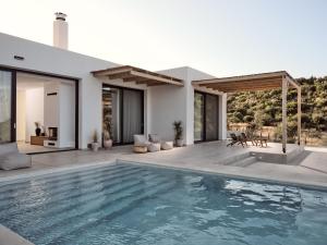 Elle Lux Villa, Essence of Endless Blue, By ThinkVilla