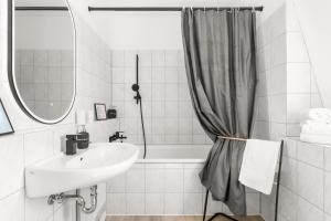 LUNIQ - Eden 1 Suite Krefeld Uerdingen - Zentrale Lage - 15 Min zur Messe & Flughafen Düsseldorf - 4 Gäste