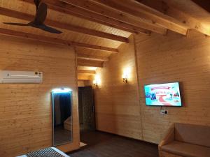 Hotel Ganges Grand - 600m from Kashi Vishwanath Temple