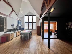 Appartements Incroyable, sublime et unique Loft Pompidou - BRIVE : photos des chambres