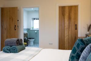 Family Country Cottage with Stunning Mountain Views