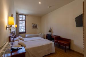 Triple Room room in Hotel de Camprodón