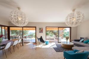 Villas Villa les Tarentes : pool and sea view : photos des chambres