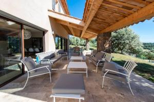 Villas Villa les Tarentes : pool and sea view : photos des chambres