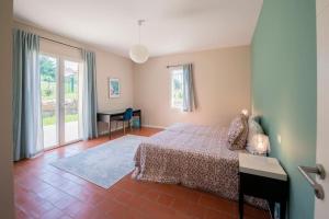 Villas Villa les Tarentes : pool and sea view : photos des chambres