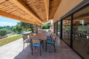 Villas Villa les Tarentes : pool and sea view : photos des chambres