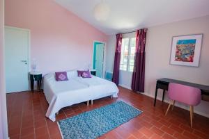 Villas Villa les Tarentes : pool and sea view : photos des chambres