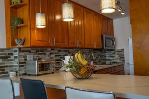 @ Marbella Lane - Vibrant and Refreshing Studio