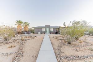 obrázek - NEW PROPERTY! The Cactus Villas at Joshua Tree National Park - Pool, Hot Tub, Outdoor Shower, Fire Pit