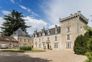 Maisons de vacances The West Wing, Chateau de la Couronne : Maison 4 Chambres