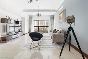 StoneTree - Golden Mile 5 2BR - Near Nakhil Mall