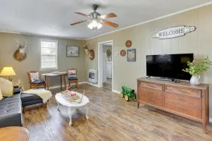 2 Mi to Lake Lineville Farmhouse with Fire Pit - Wedowee