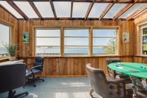 Waterfront Coos Bay Retreat w Kayaks!