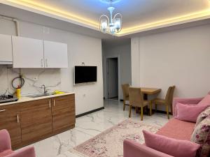 Mira Suite Apart