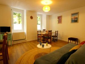 Appartements Appartement tout confort 3 pieces avec terrasse et wifi, face aux Thermes de Luchon - FR-1-313-225 : photos des chambres