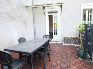 Appartements Appartement tout confort 3 pieces avec terrasse et wifi, face aux Thermes de Luchon - FR-1-313-225 : photos des chambres