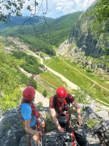 Pensiunea Valea Șușiței, Ciubar, Sauna, ATV, Safari, Offroad Jeep, Ghid Turistic Climbing, Rafting, Safari, Paragliding
