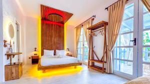 Banana Alaçatı Food & Stay - Adults Only