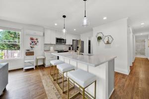 Stay In The Center Of It All!