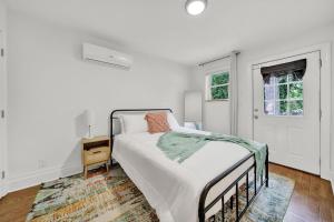 Stay In The Center Of It All!