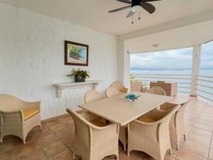 Live an adventure in Taboga 2