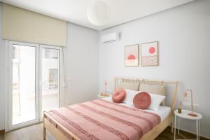 The H Experience - Urban 2BD Rooftop Athens Center