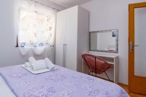 Apartments with parking space Crikvenica - 5494