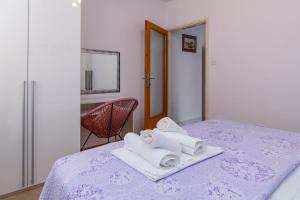 Apartments with parking space Crikvenica - 5494