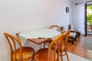 Apartments with parking space Crikvenica - 5494