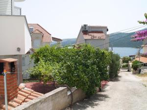 Apartments by the sea Poljica, Trogir - 6019